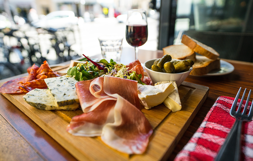 Le Restaurant - La Brasserie Le France - restaurant AIMARGUES - bien manger AIMARGUES